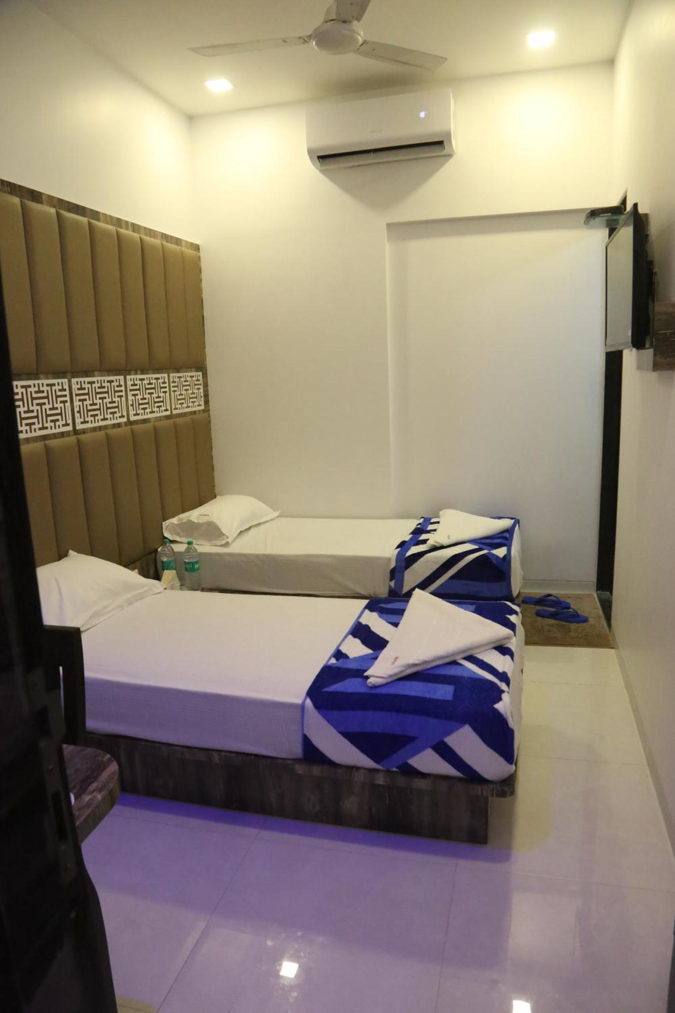 Hotel Magnum Airport T-2 Mumbai Exterior photo